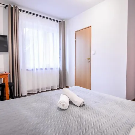 Modra Oda ve Kahvaltı