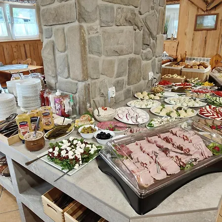 Gory B - Z Widokiem Na Gory Sniadaniami I Sauna 3*