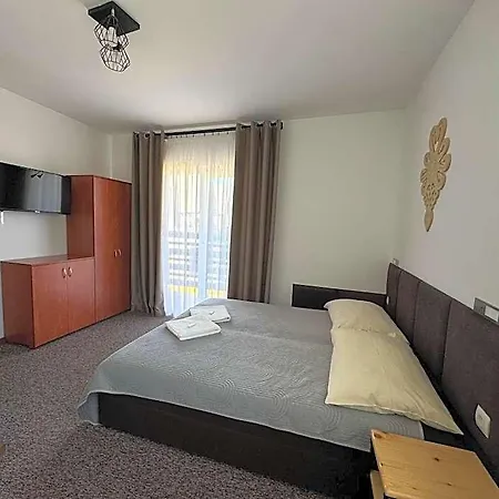 Gory B - Z Widokiem Na Gory Sniadaniami I Sauna